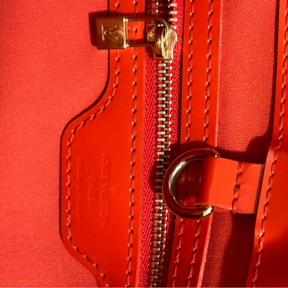 Louis Vuitton Vernis Wilshire PM Sunset Orange- Excellent Condition! - Picture 9 of 13